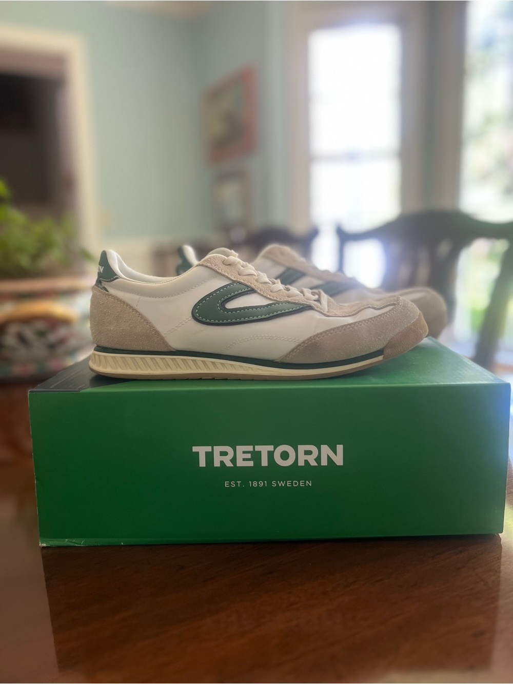 Tretorn Kristine White and Green Sneakers size 7.5